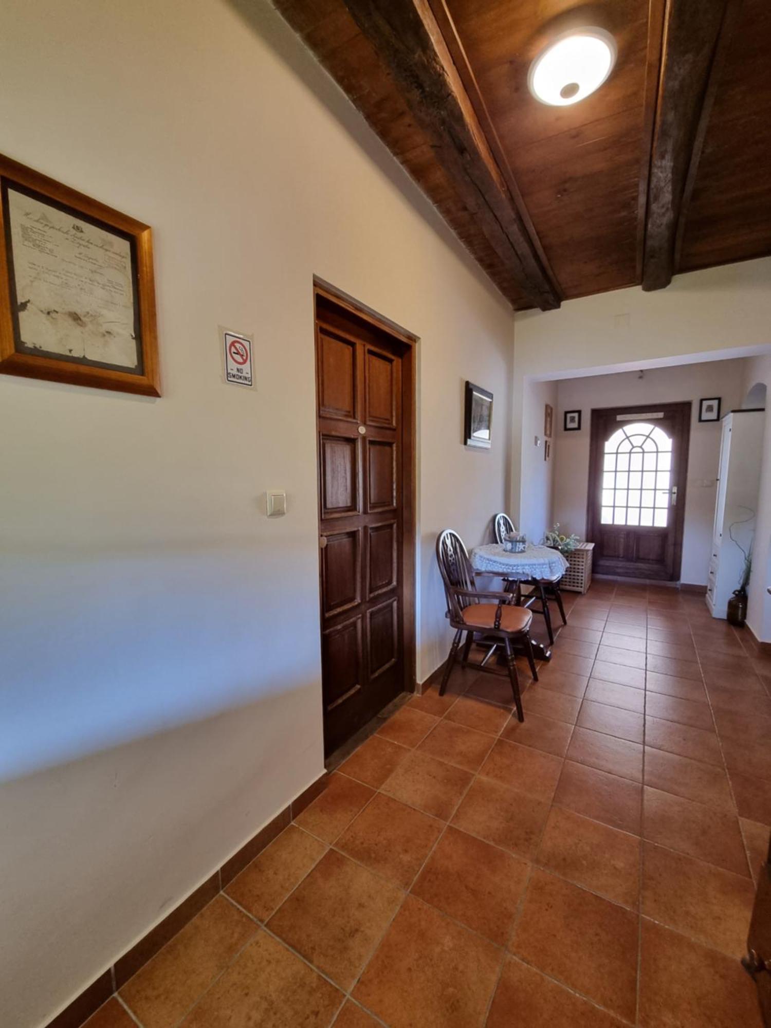 Taverna 1860 Rooms & Apartments Donja Zelina Exterior foto