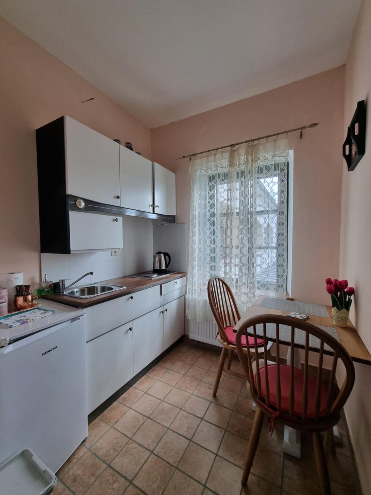 Taverna 1860 Rooms & Apartments Donja Zelina Quarto foto